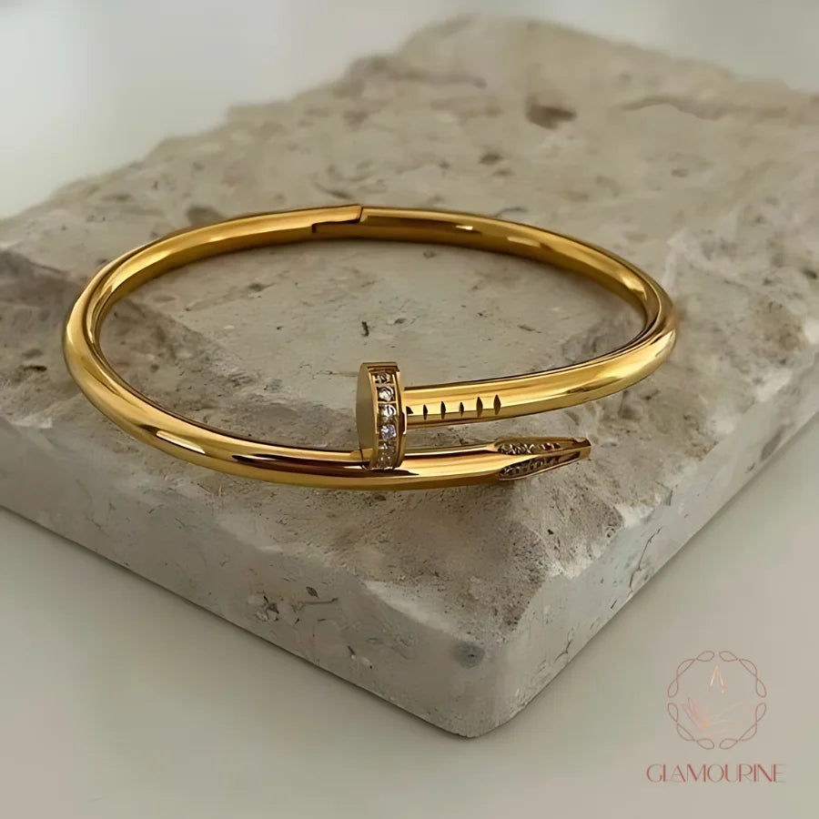 سوار Cartier الذهبي – مرصع بالكريستال اللامع